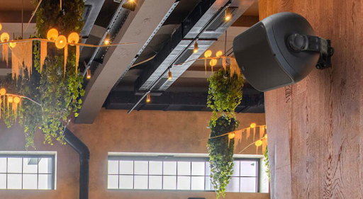 How Cafés and Stores Shape Mood Through Audio Placement How Cafés and Stores Shape Mood Through Audio Placement